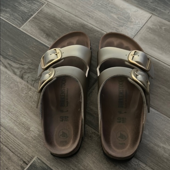 Birkenstock Metallic Gold Buckle Sandals - Picture 3 of 5